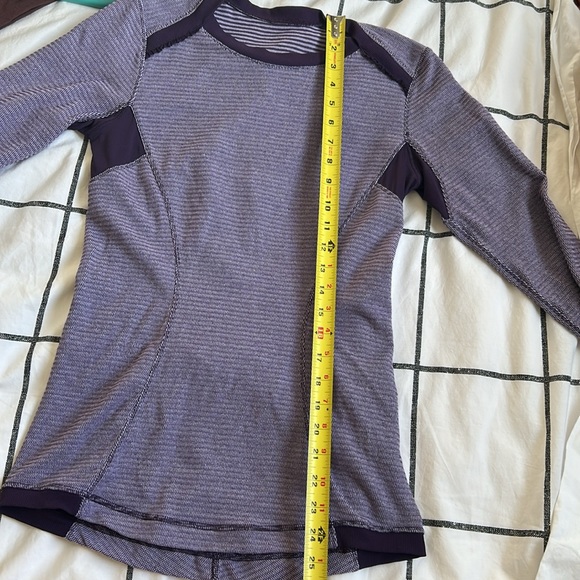 Lululemon Thick Long Sleeve Shirt With reflectors On Sleeve - Picture 11 of 14